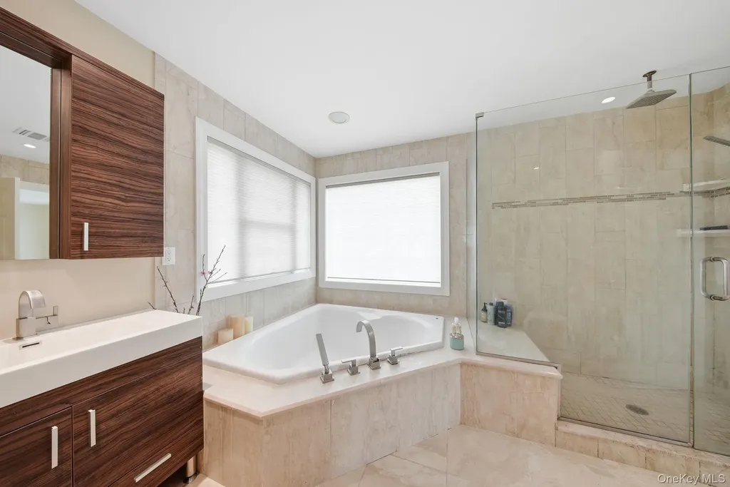 107 Breeze Hill Road New Hampton NY 10958