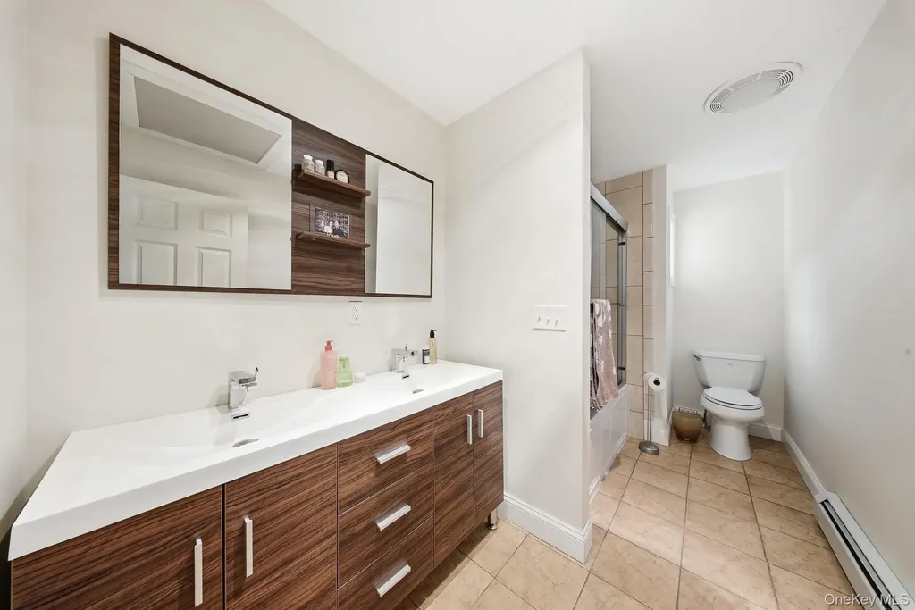 107 Breeze Hill Road New Hampton NY 10958