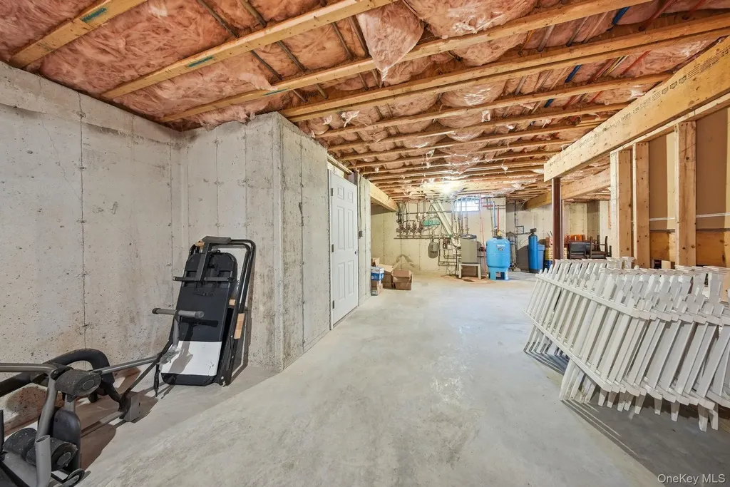 107 Breeze Hill Road New Hampton NY 10958