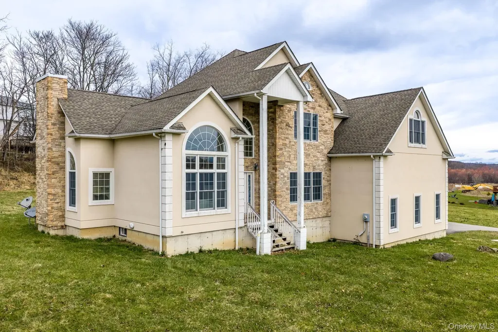 107 Breeze Hill Road New Hampton NY 10958