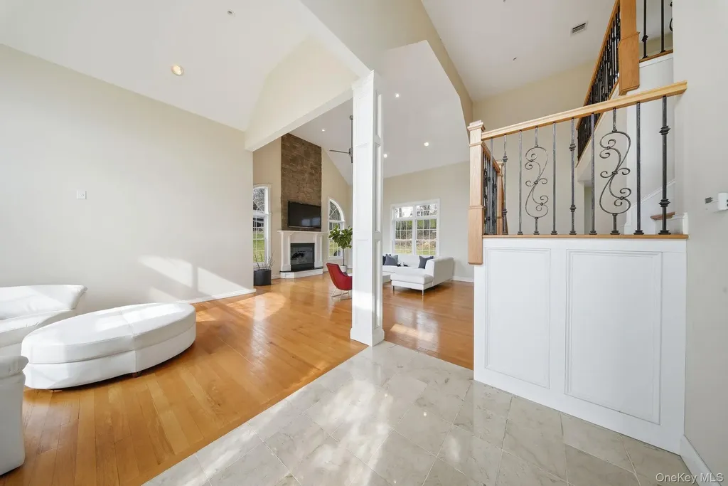 107 Breeze Hill Road New Hampton NY 10958
