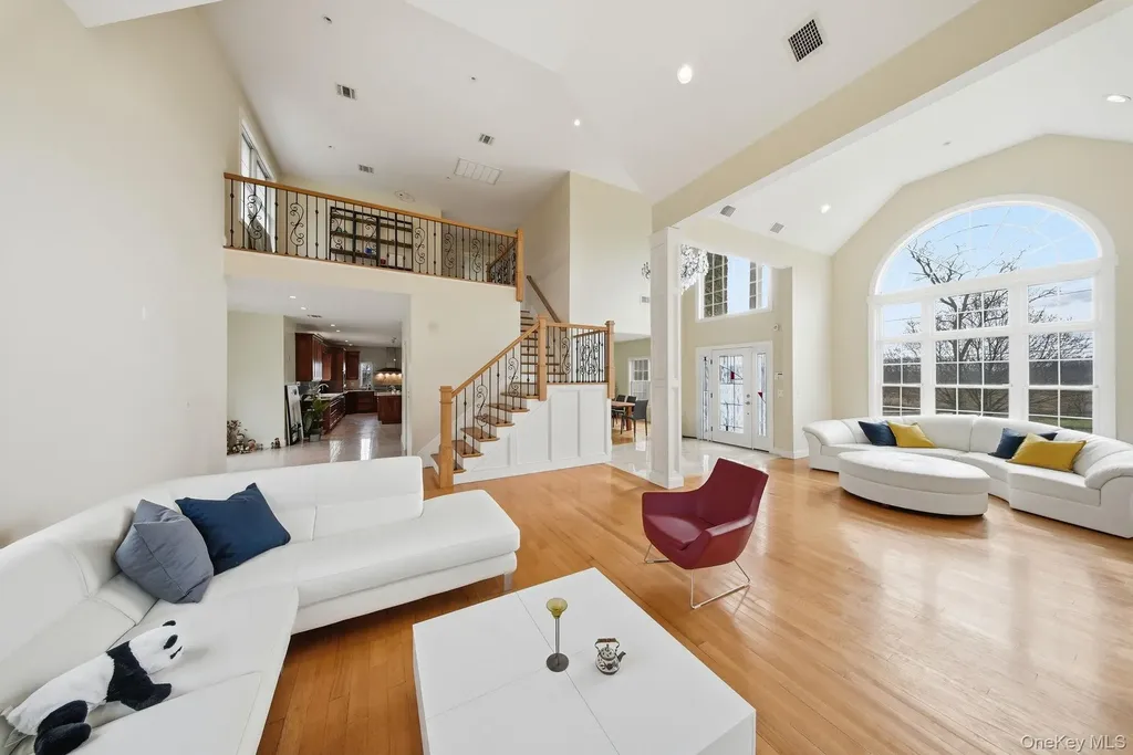 107 Breeze Hill Road New Hampton NY 10958