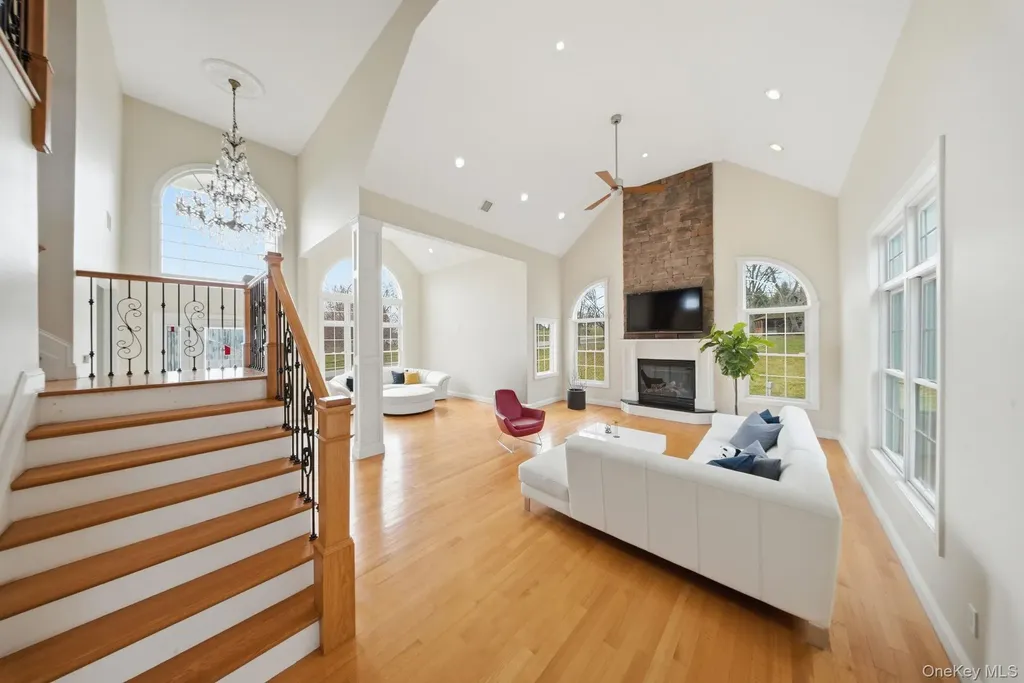 107 Breeze Hill Road New Hampton NY 10958