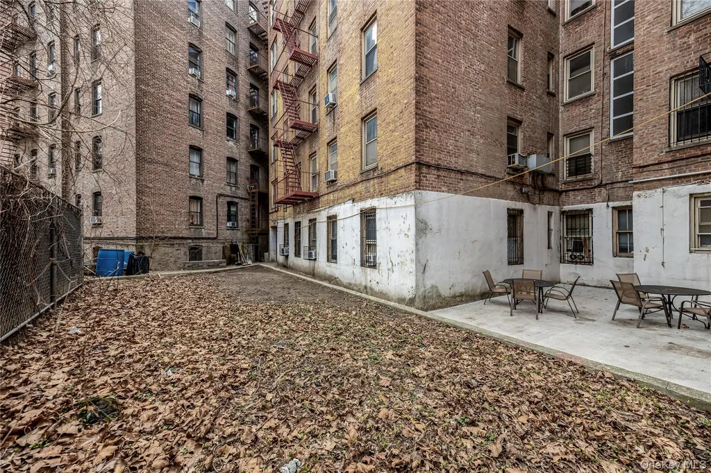 2190 Boston Road Bronx NY 10462