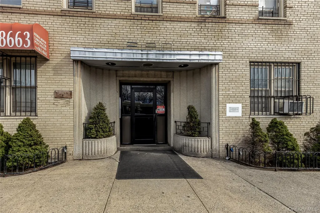 2190 Boston Road Bronx NY 10462