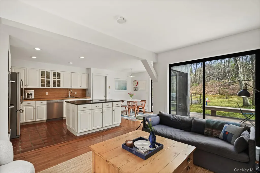 2 Reynolds Lane Katonah NY 10536