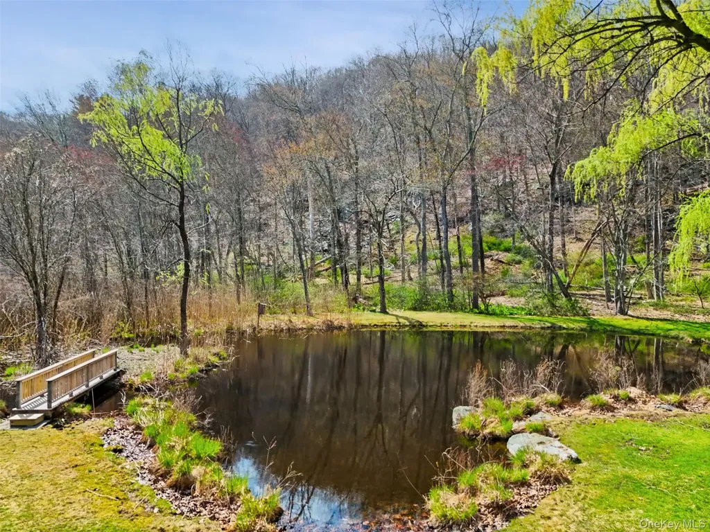 2 Reynolds Lane Katonah NY 10536