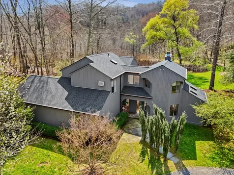 2 Reynolds Lane Katonah NY 10536