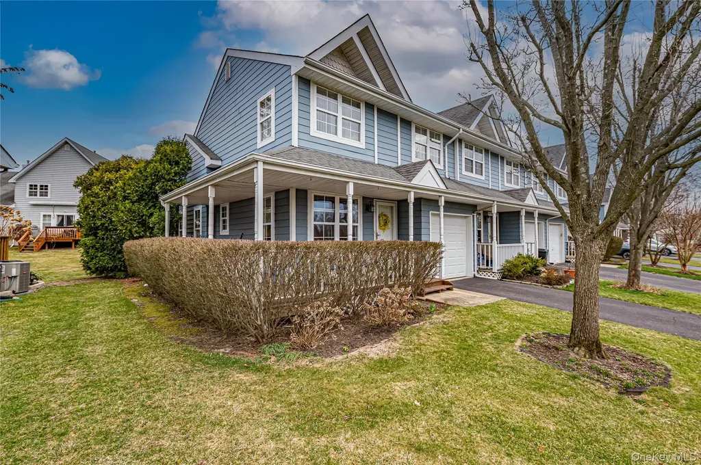 83 Broadlawn Drive Central Islip NY 11722
