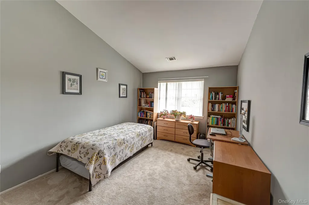 83 Broadlawn Drive Central Islip NY 11722