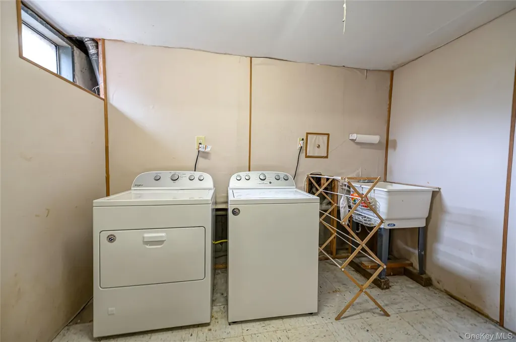 83 Broadlawn Drive Central Islip NY 11722