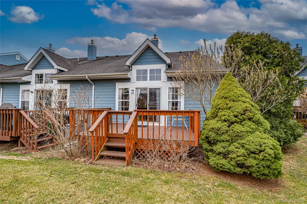 83 Broadlawn Drive Central Islip NY 11722