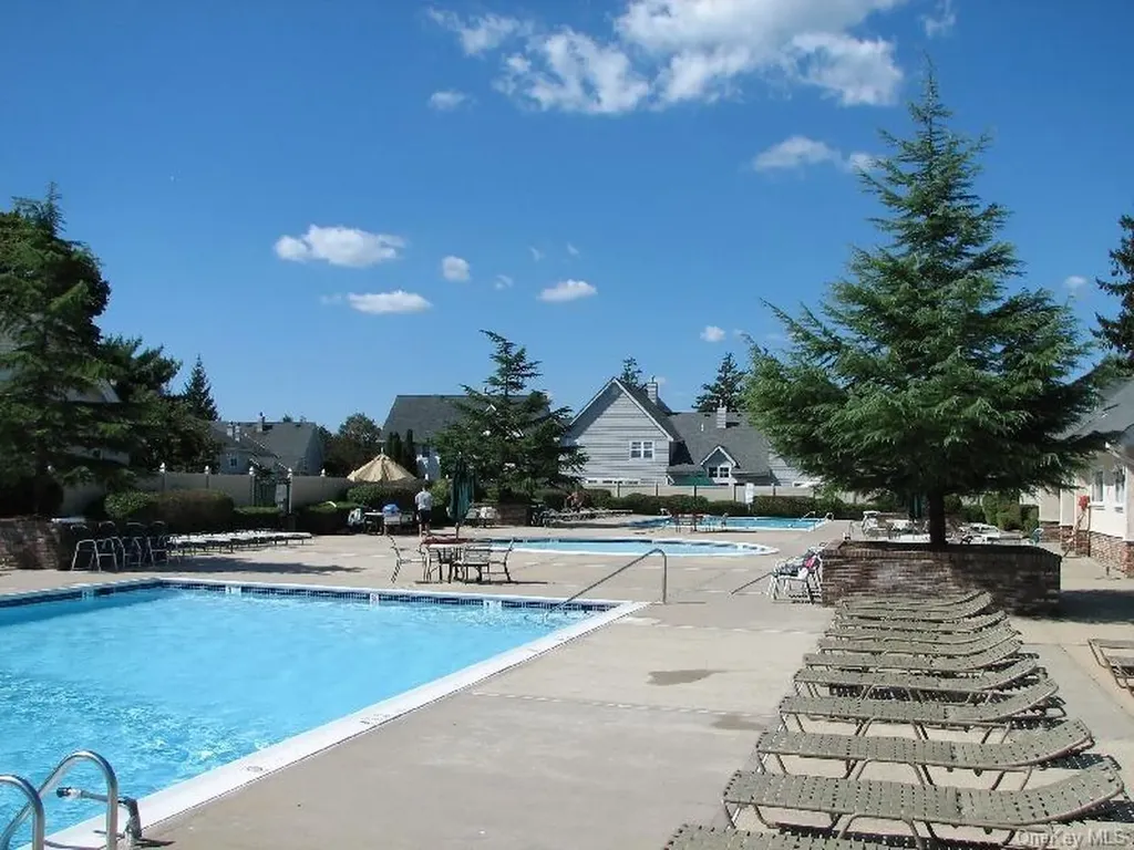 83 Broadlawn Drive Central Islip NY 11722