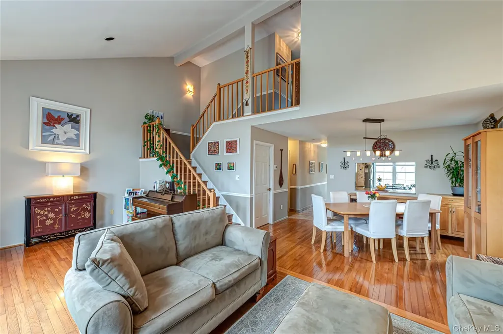 83 Broadlawn Drive Central Islip NY 11722