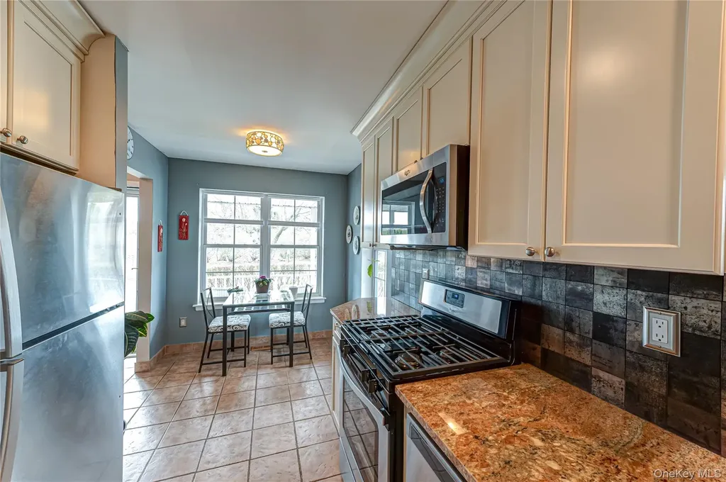 83 Broadlawn Drive Central Islip NY 11722