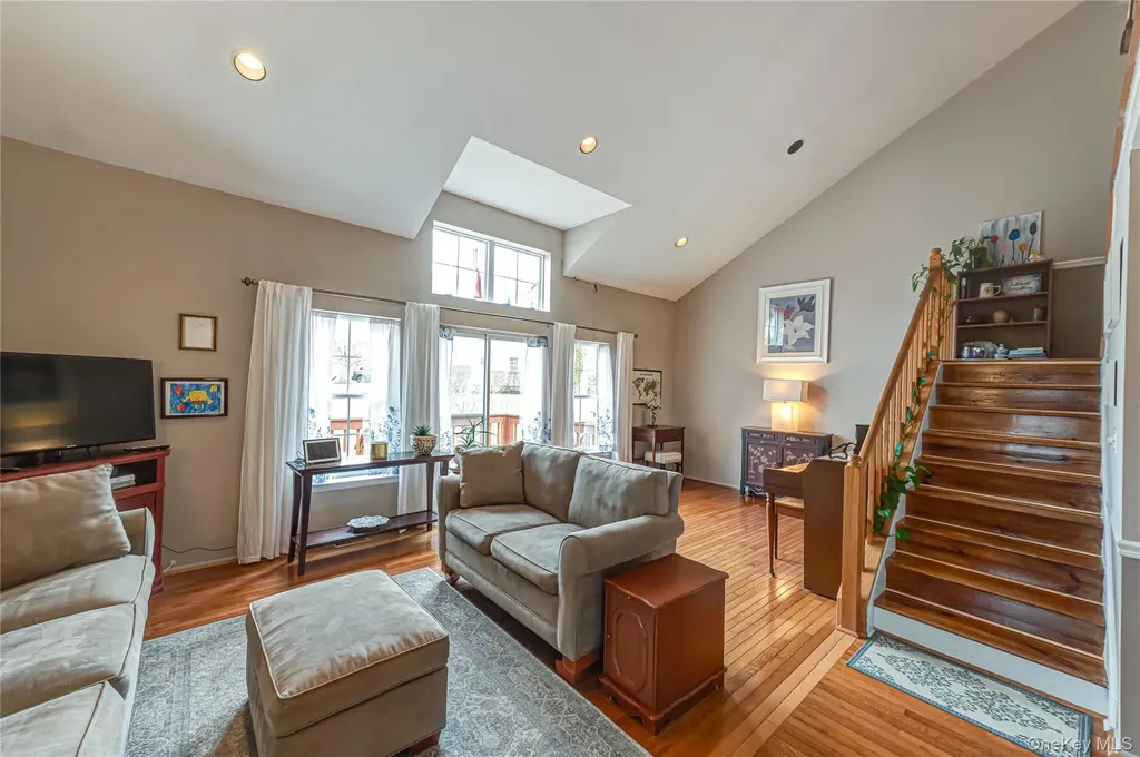 83 Broadlawn Drive Central Islip NY 11722