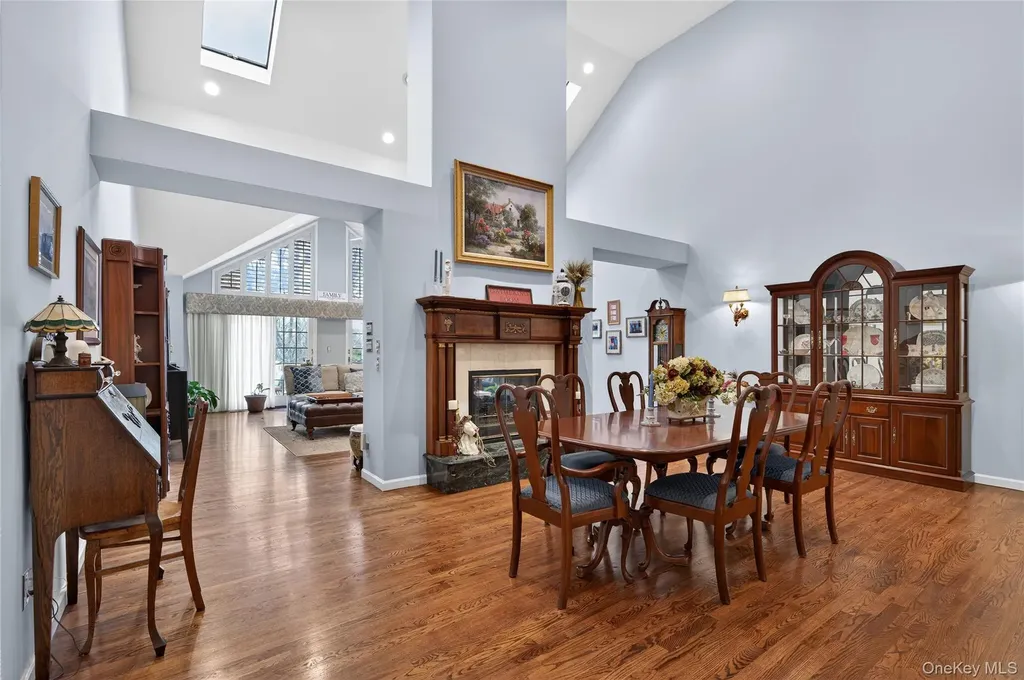 2 Crescent Court Centerport NY 11721