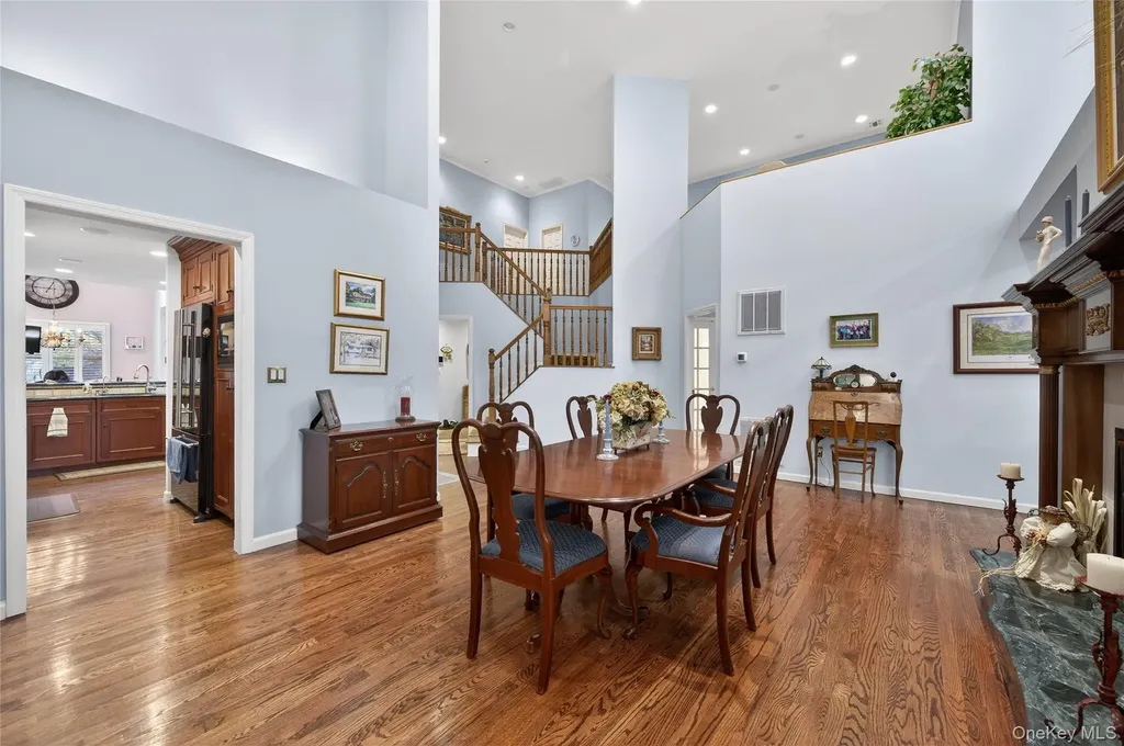 2 Crescent Court Centerport NY 11721
