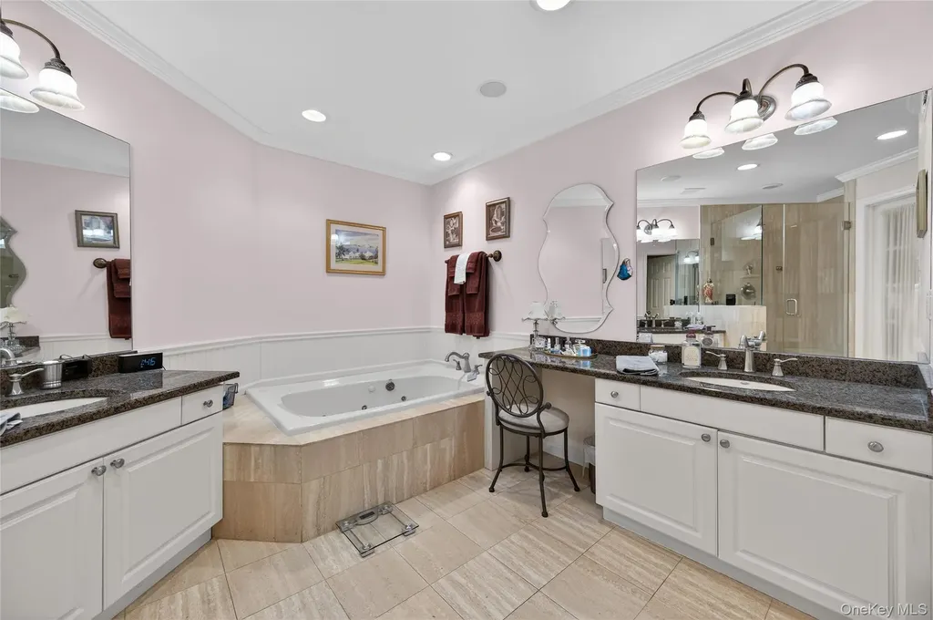 2 Crescent Court Centerport NY 11721