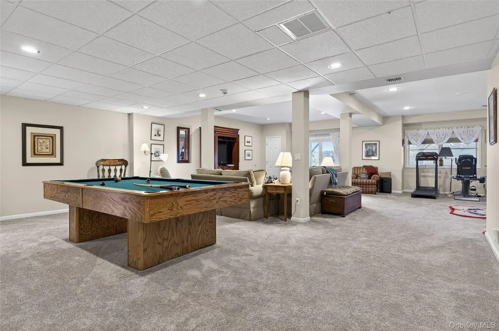 2 Crescent Court Centerport NY 11721