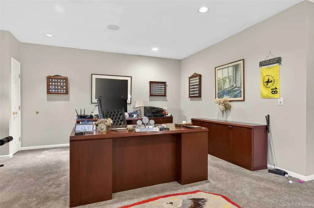 2 Crescent Court Centerport NY 11721