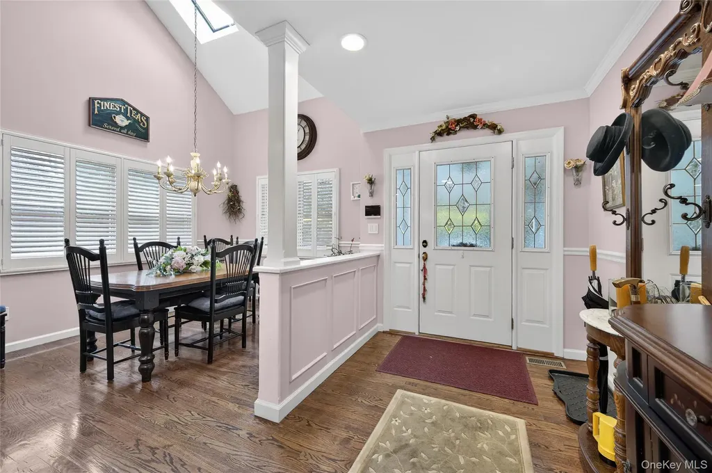 2 Crescent Court Centerport NY 11721