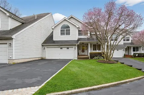 2 Crescent Court Centerport NY 11721