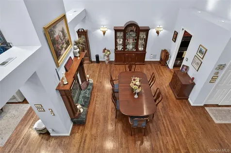 2 Crescent Court Centerport NY 11721