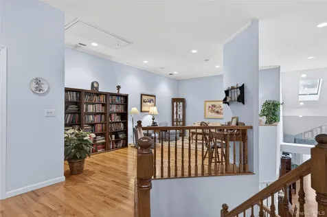 2 Crescent Court Centerport NY 11721