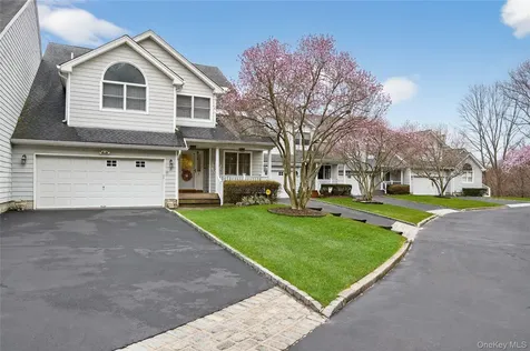 2 Crescent Court Centerport NY 11721