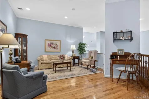 2 Crescent Court Centerport NY 11721