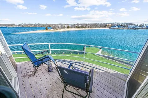40 Stirling Cove Greenport NY 11944