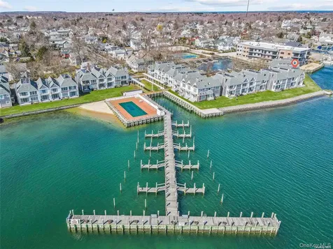 40 Stirling Cove Greenport NY 11944