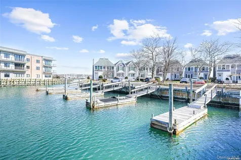 40 Stirling Cove Greenport NY 11944