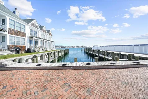40 Stirling Cove Greenport NY 11944