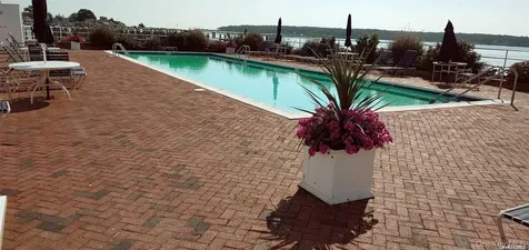 40 Stirling Cove Greenport NY 11944