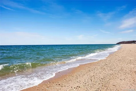 40 Stirling Cove Greenport NY 11944