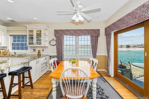 40 Stirling Cove Greenport NY 11944