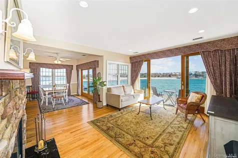 40 Stirling Cove Greenport NY 11944