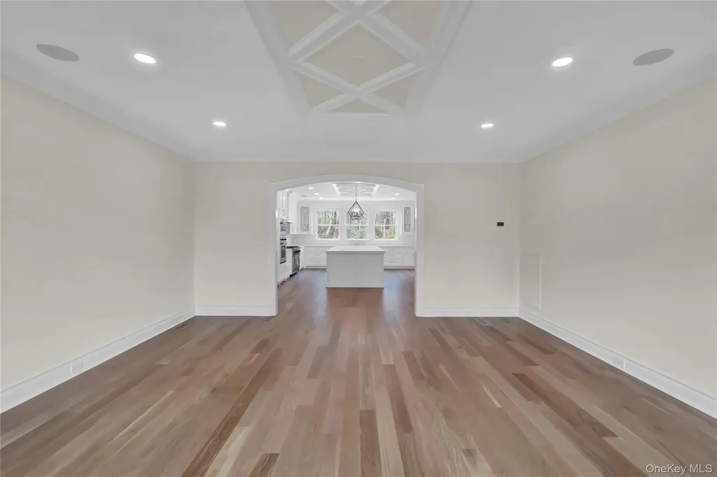 541 Split Rock Road Syosset NY 11791
