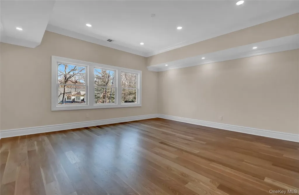 541 Split Rock Road Syosset NY 11791