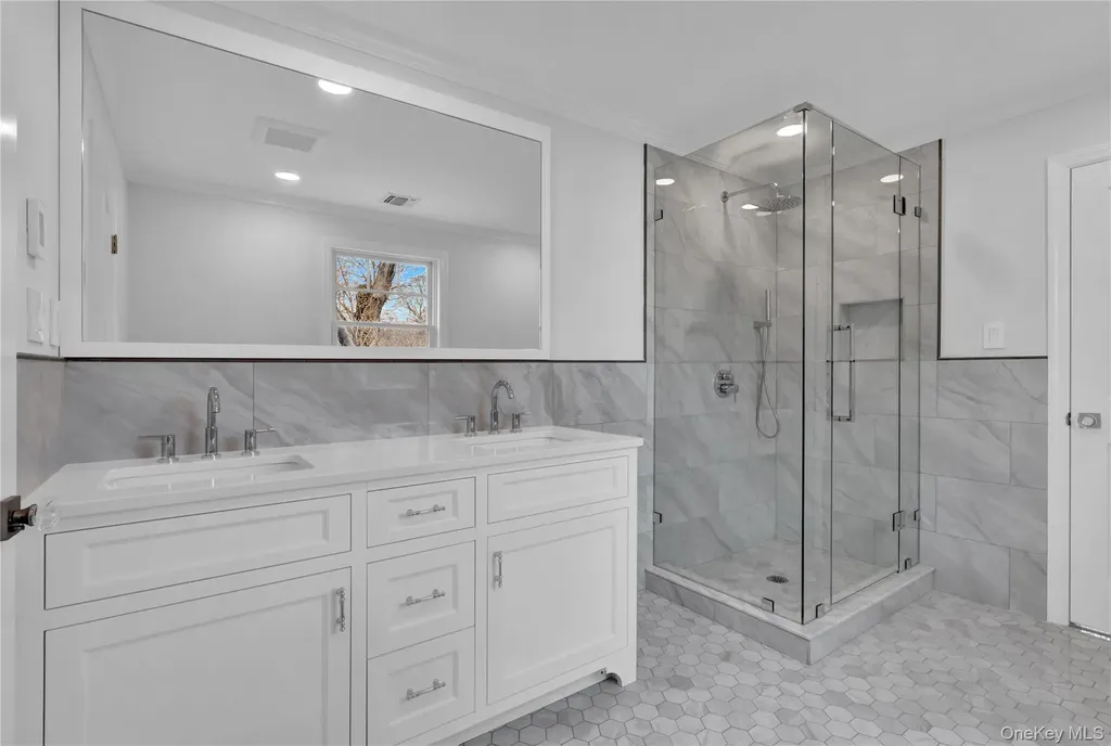 541 Split Rock Road Syosset NY 11791