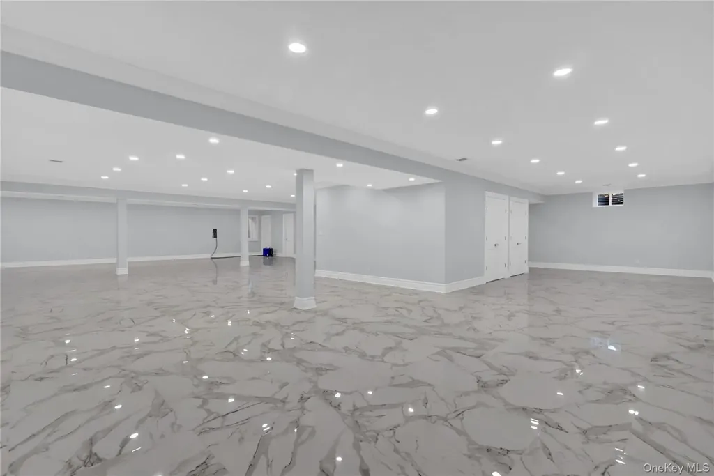 541 Split Rock Road Syosset NY 11791