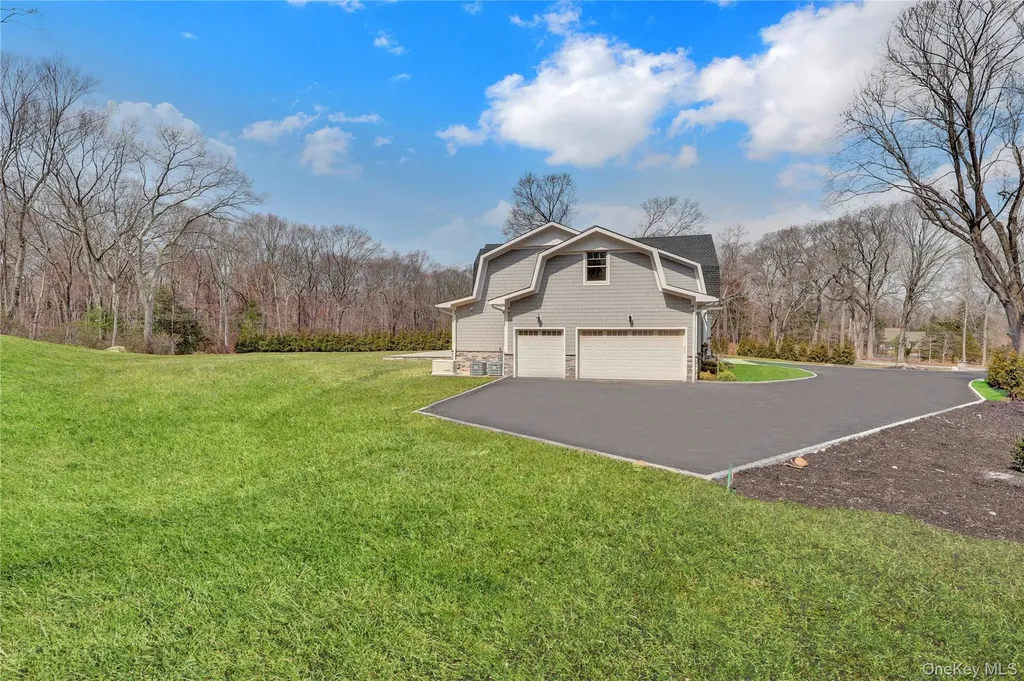541 Split Rock Road Syosset NY 11791
