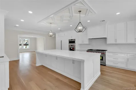 541 Split Rock Road Syosset NY 11791