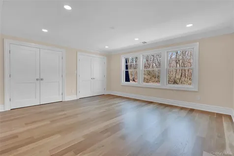 541 Split Rock Road Syosset NY 11791