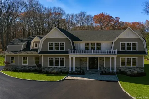 541 Split Rock Road Syosset NY 11791