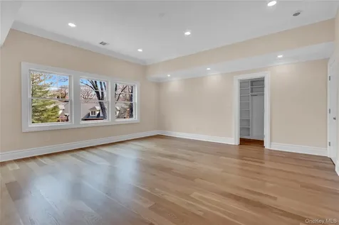 541 Split Rock Road Syosset NY 11791