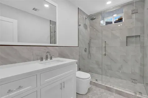 541 Split Rock Road Syosset NY 11791