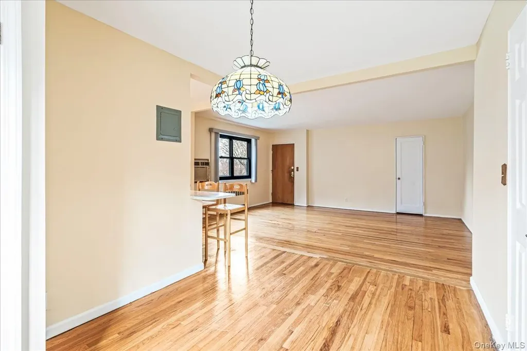 246-10 57 Drive Douglaston NY 11362